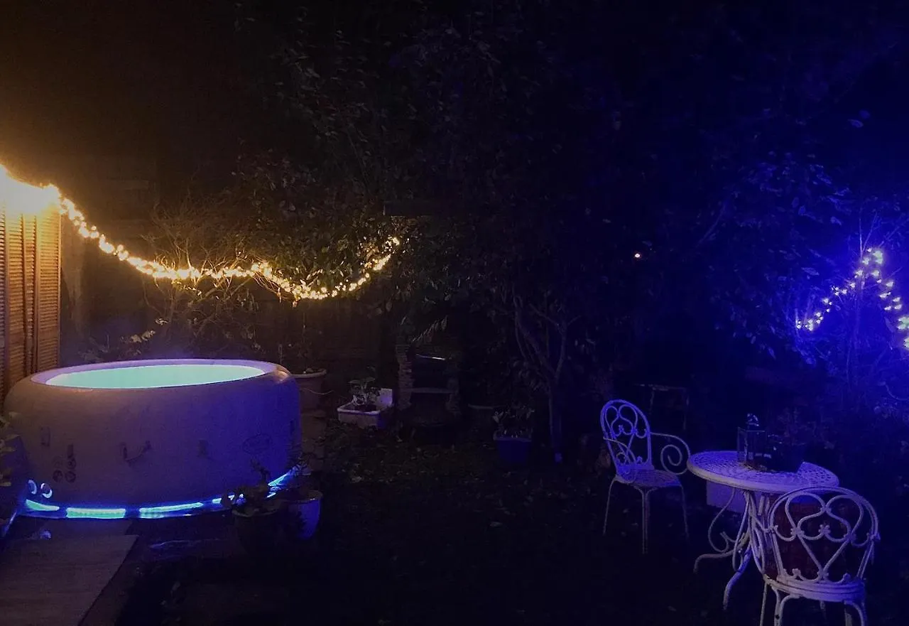 Bijou Cottage In Bronte Country With Wood-Burning Stove & Hot Tub Spa Haworth 0*,  Birleşik Krallık